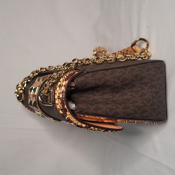 - Micheal Kors Shoulder Bag Signature logo-print canvas . - Picture 2 of 5